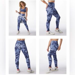 Glyder Like New Leggings in Blue Sultry Nautical Wash Size Small